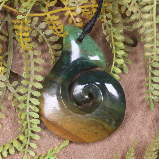Flower Jade Hei Matau pendant  - NZ Greenstone