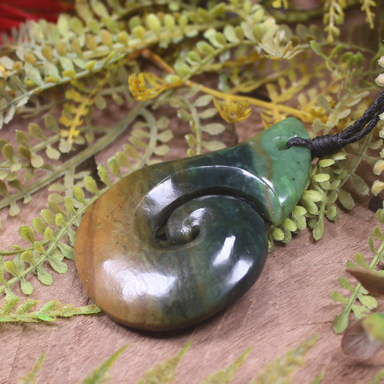 Flower Jade Hei Matau pendant  - NZ Greenstone