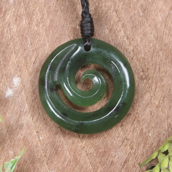 Kawakawa Pounamu Koru