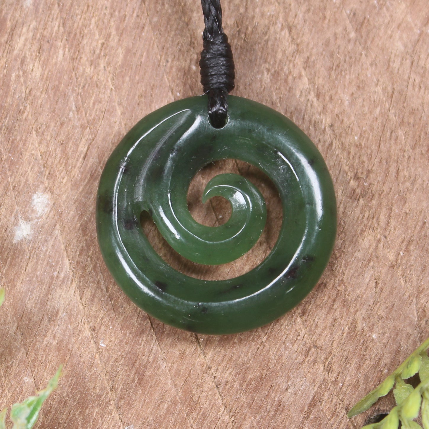 Kawakawa Pounamu Koru