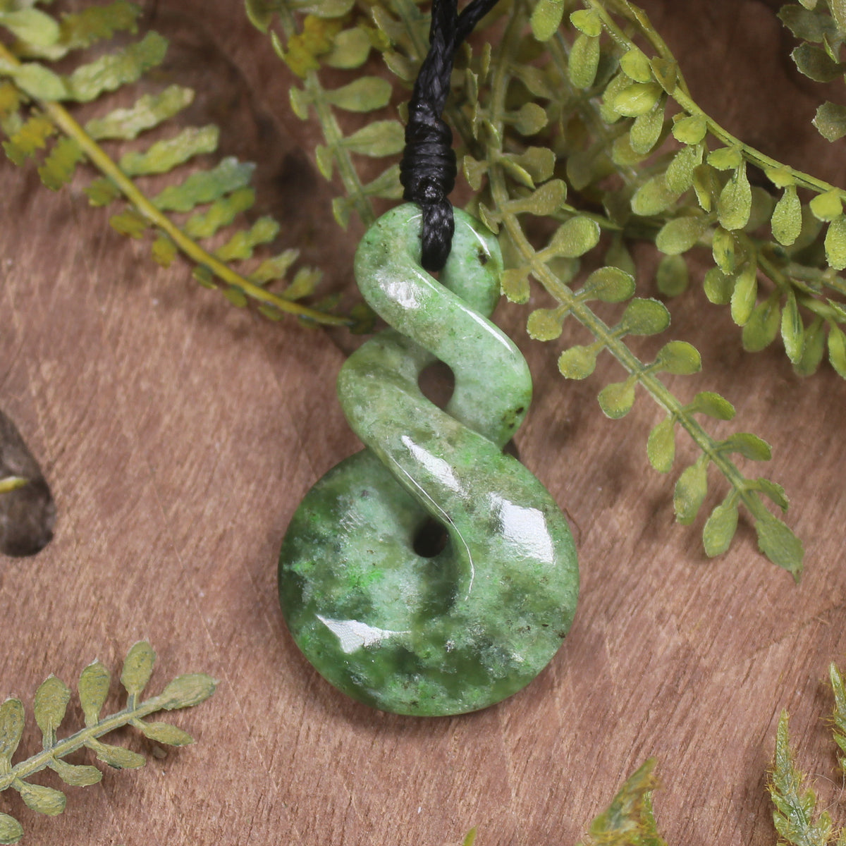 Twist carved from Kawakawa Pounamu - NZ Greenstone