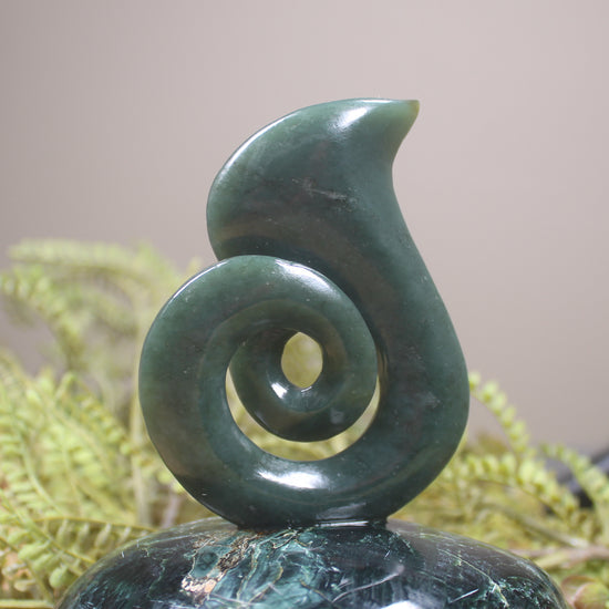 Freeform Pounamu Scultpure