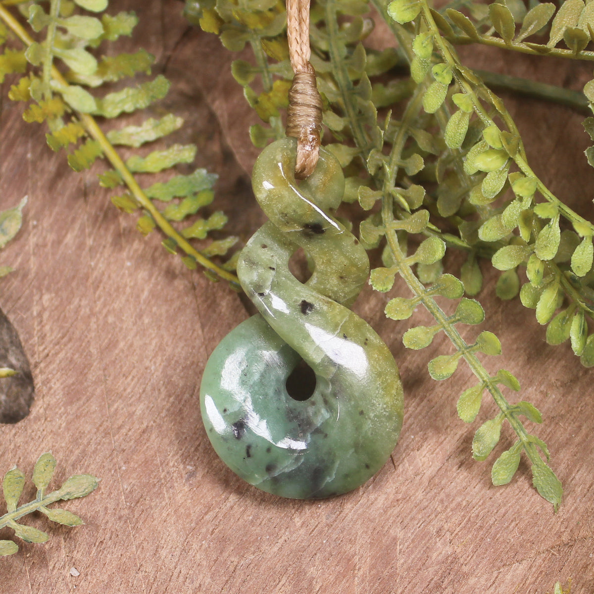Twist or Pikorua carved from Raukaraka Pounamu - NZ Greenstone