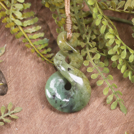 Twist or Pikorua carved from Raukaraka Pounamu - NZ Greenstone
