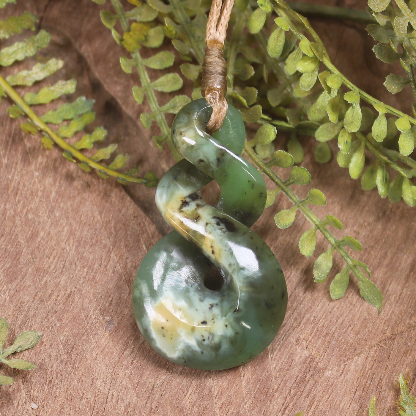 Twist or Pikorua carved from Raukaraka Pounamu - NZ Greenstone