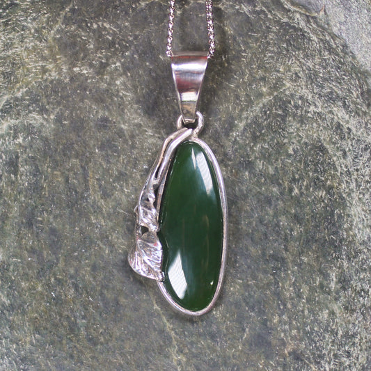 NZ Greenstone Sterling Silver Small Pendant (BW739) Kawakawa Pounamu