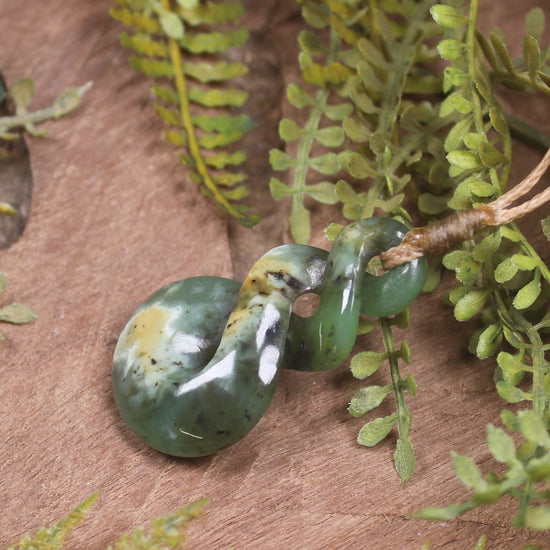Twist or Pikorua carved from Raukaraka Pounamu - NZ Greenstone