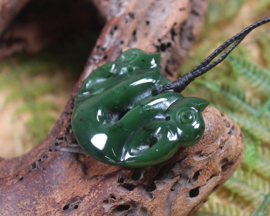 Pekapeka Pendant carved from Kawakawa Pounamu - NZ Greenstone