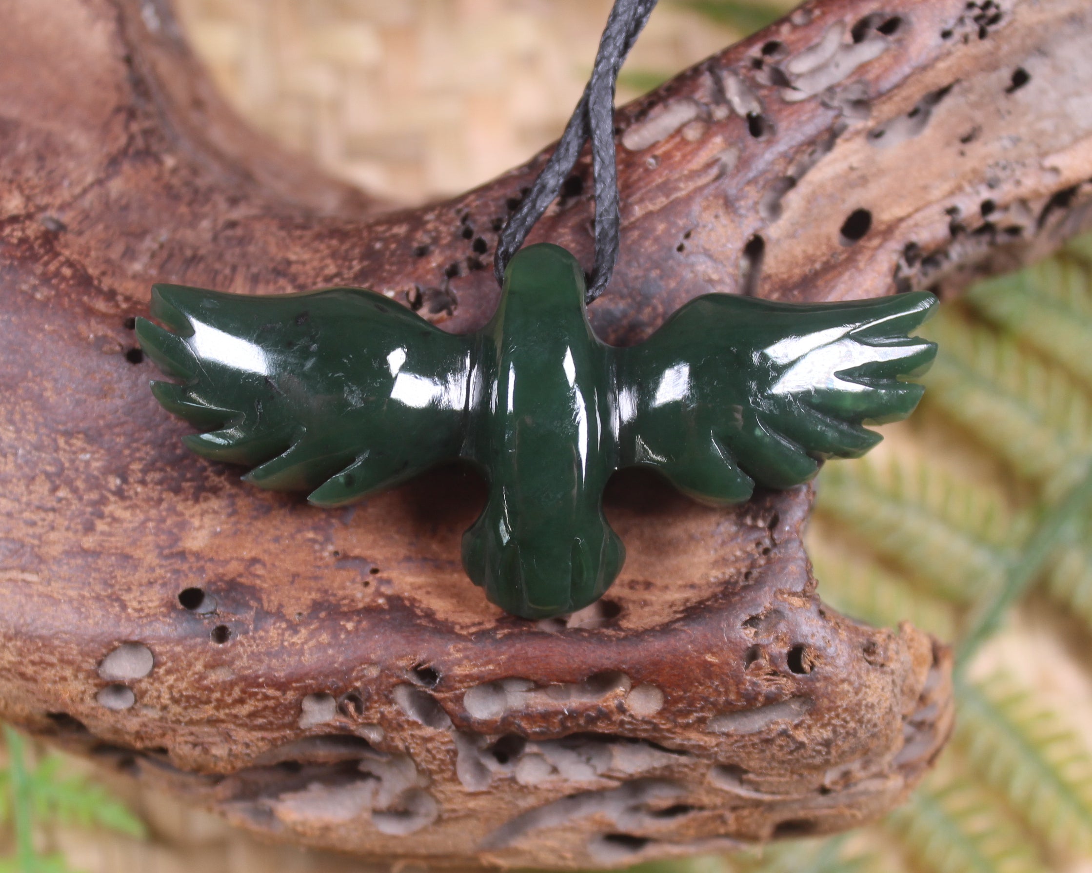 Manu or Bird Pendant carved from Kawakawa Pounamu - NZ Greenstone