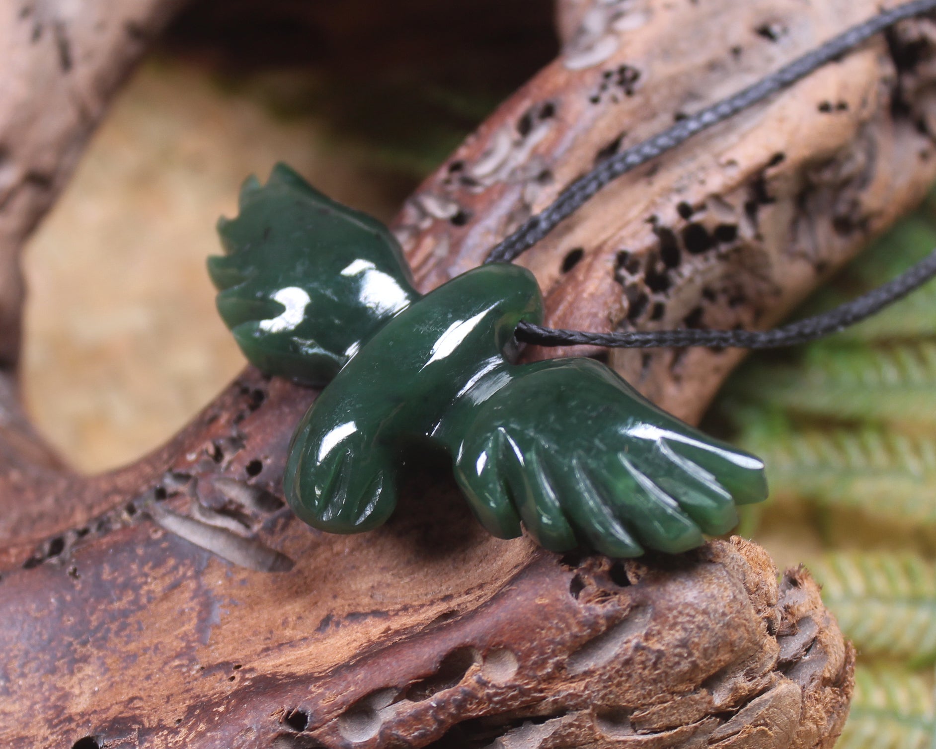 Manu or Bird Pendant carved from Kawakawa Pounamu - NZ Greenstone