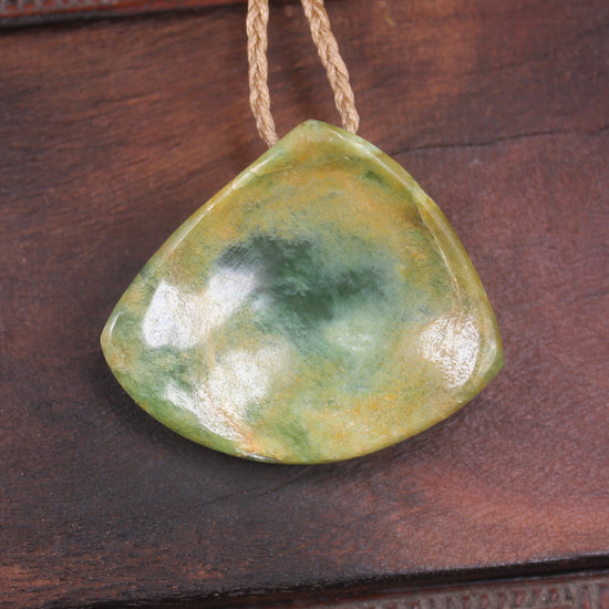 Flower Jade Shell Pendant