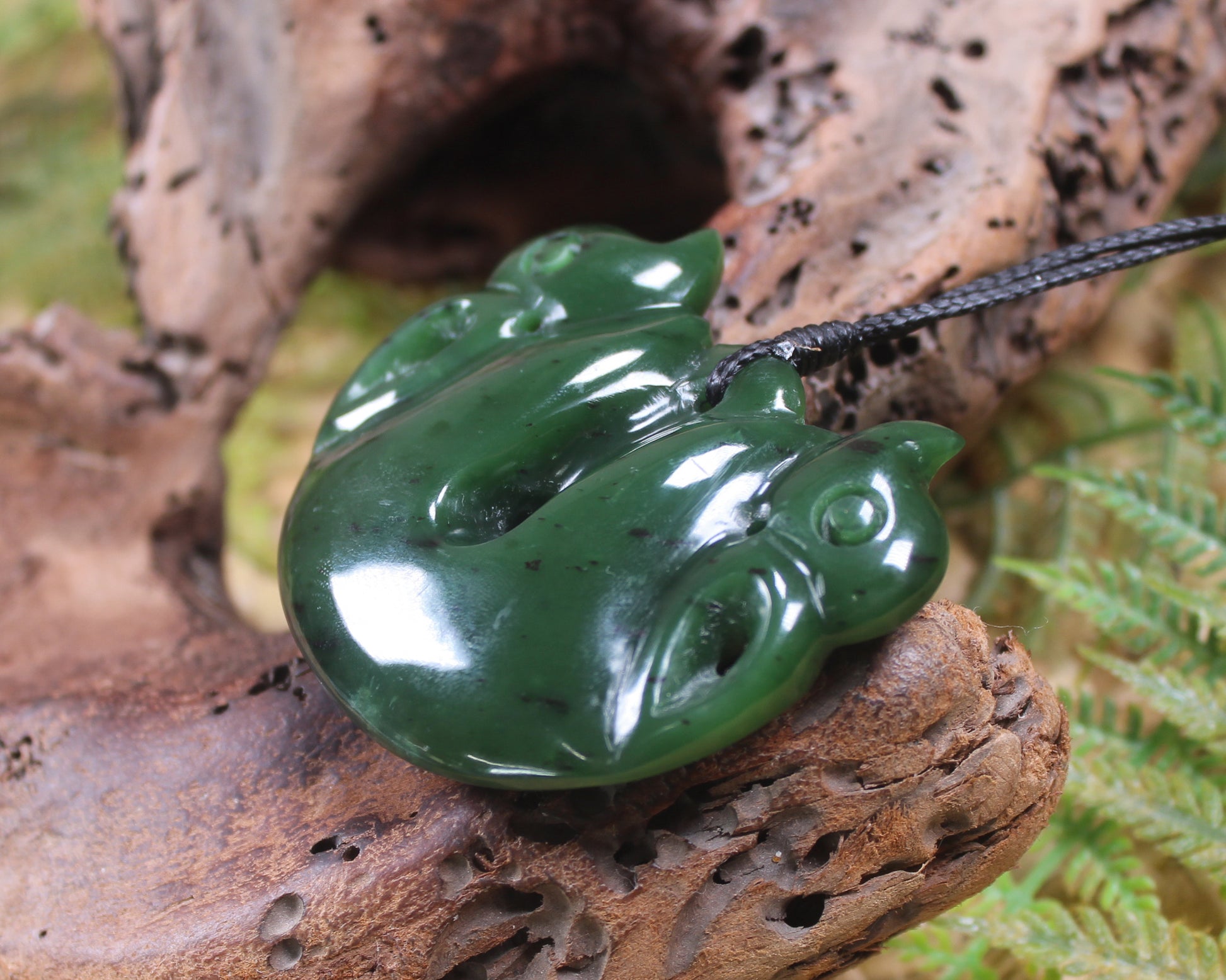 Pekapeka Pendant carved from Kawakawa Pounamu - NZ Greenstone