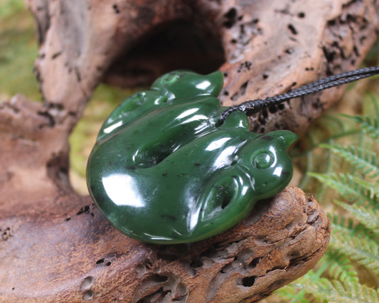 Pekapeka Pendant carved from Kawakawa Pounamu - NZ Greenstone