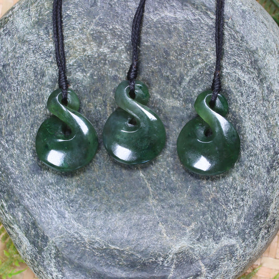 Twist or Pikorua Pendant carved from Rimu Pounamu - NZ Greenstone