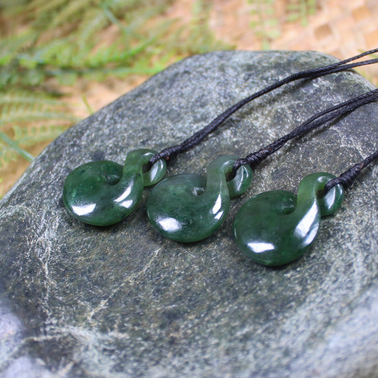 Twist or Pikorua Pendant carved from Rimu Pounamu - NZ Greenstone