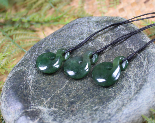 Twist or Pikorua Pendant carved from Rimu Pounamu - NZ Greenstone