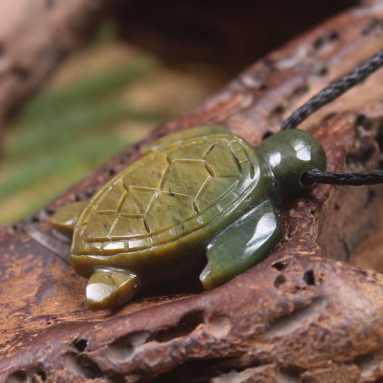 Turtle carved from Totoweka Pounamu - NZ Greenstone