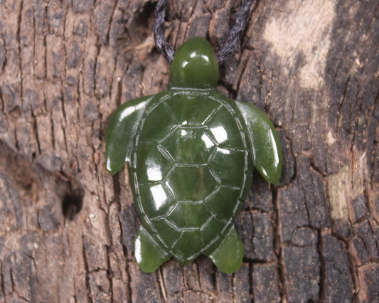 Turtle carved from Kawakawa Pounamu - NZ Greenstone