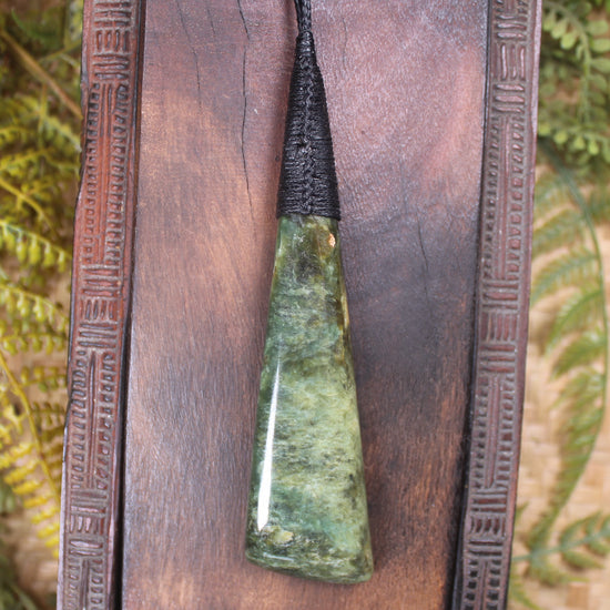 Flower Jade Pounamu Toki