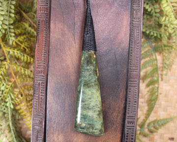 Flower Jade Pounamu Toki