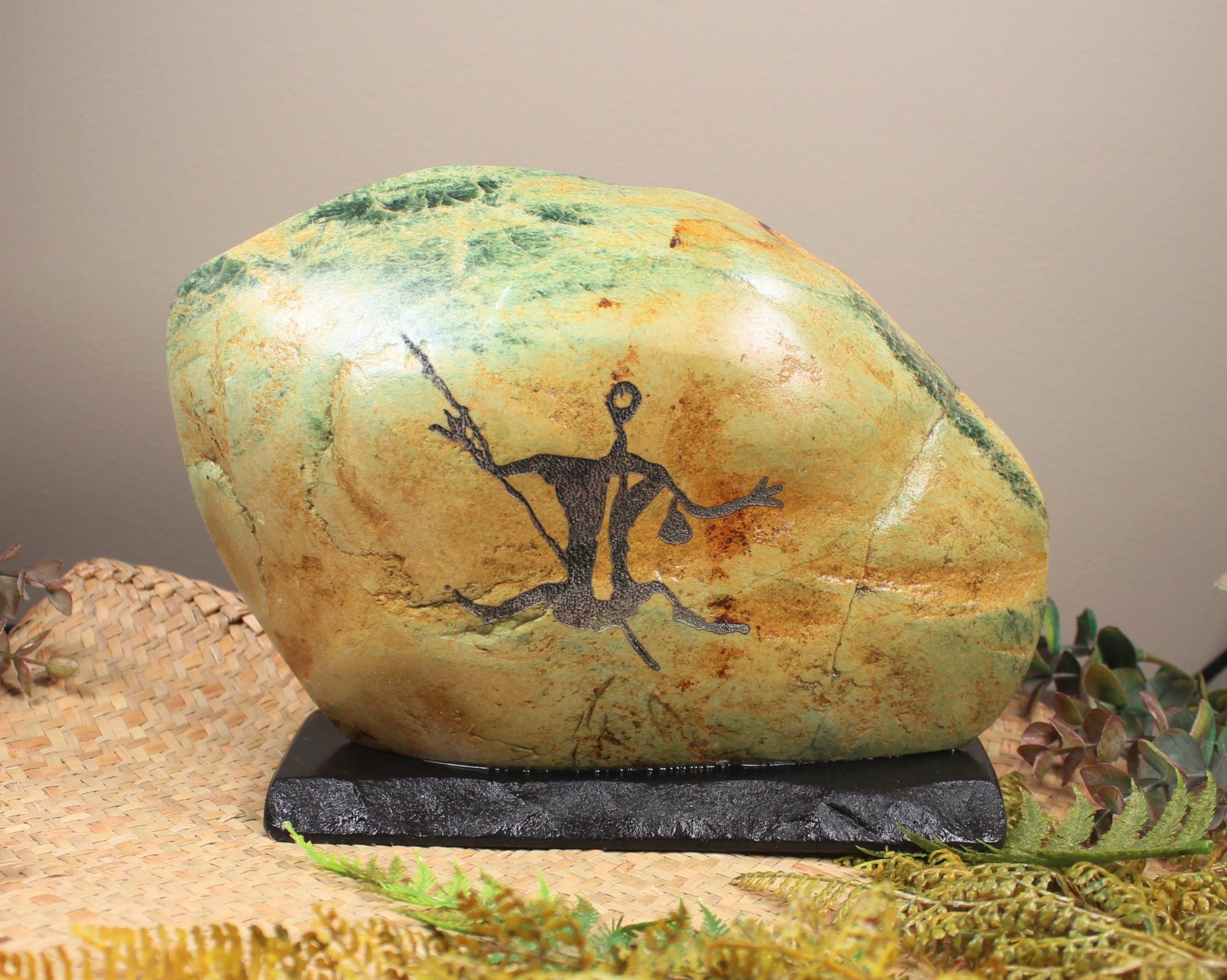 Flower Jade Pounamu Sculpture with Rock Art - NZ Greenstone