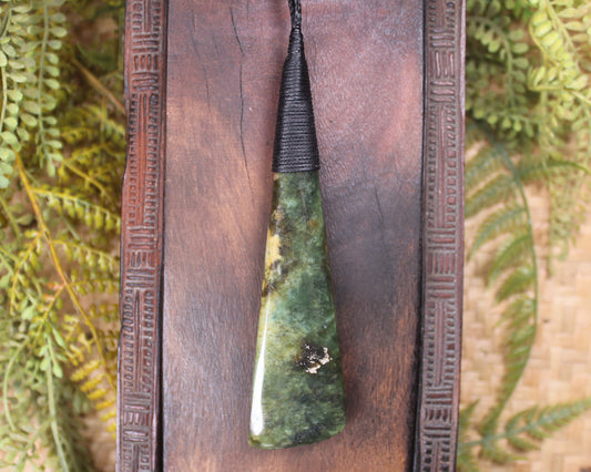 Flower Jade Pounamu Toki