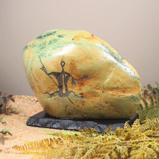 Flower Jade Pounamu Sculpture with Rock Art - NZ Greenstone