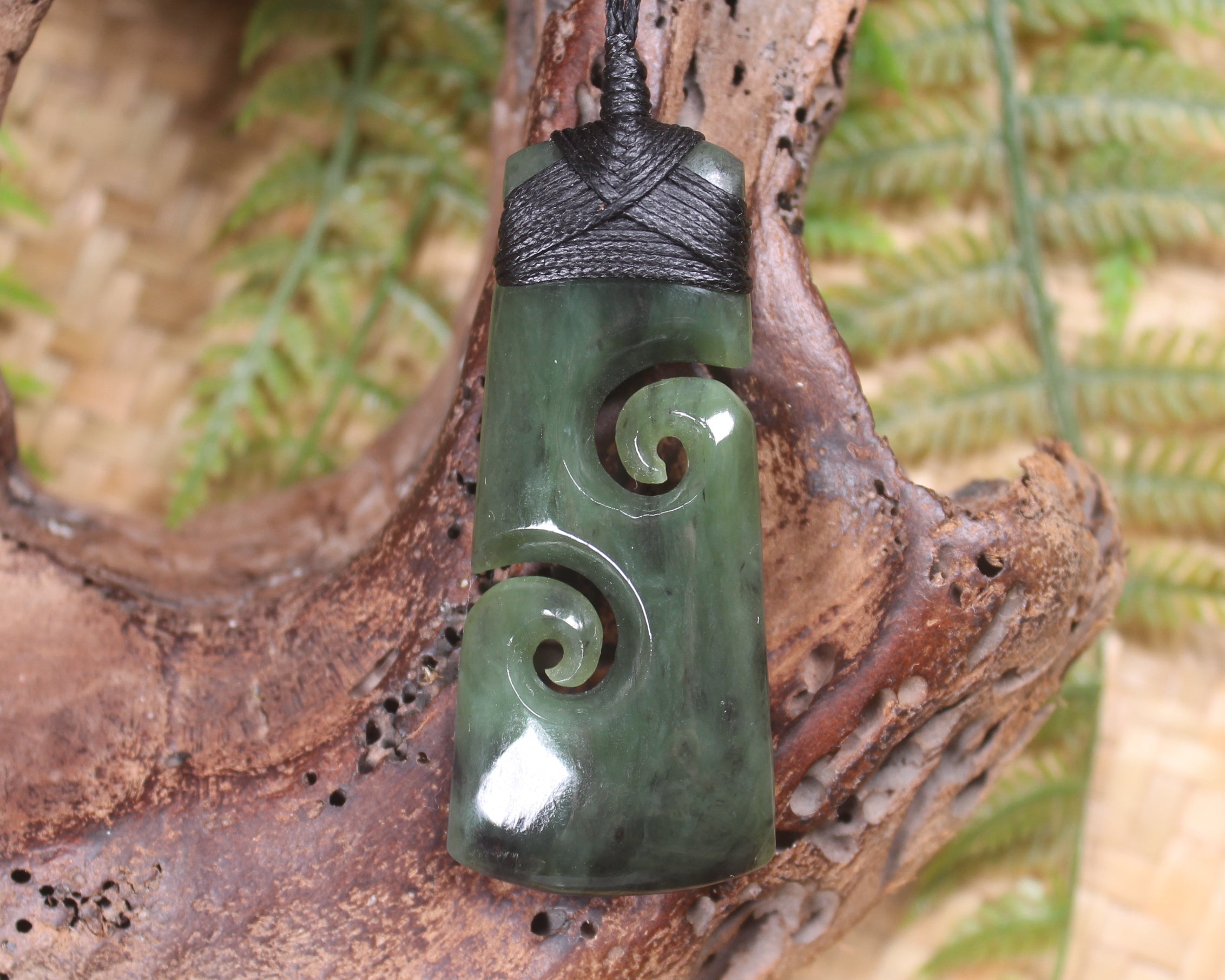 Toki or Adze with Koru carved from Hapopo Pounamu - NZ Greenstone