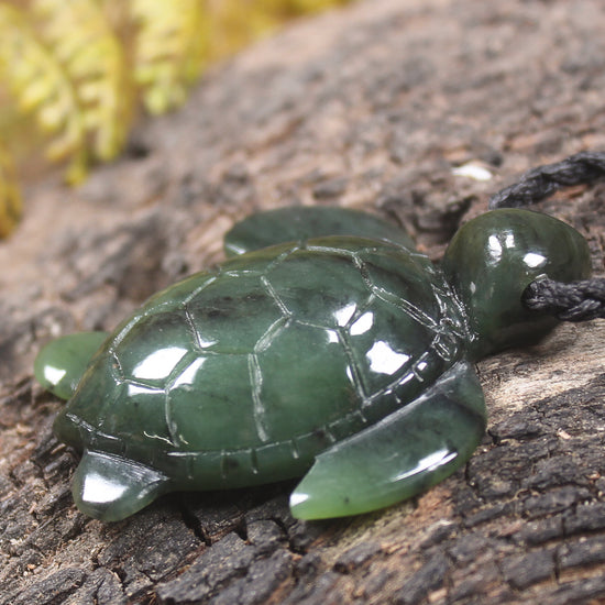 Turtle carved from Rimu Pounamu - NZ Greenstone
