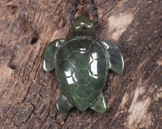 Turtle carved from Rimu Pounamu - NZ Greenstone