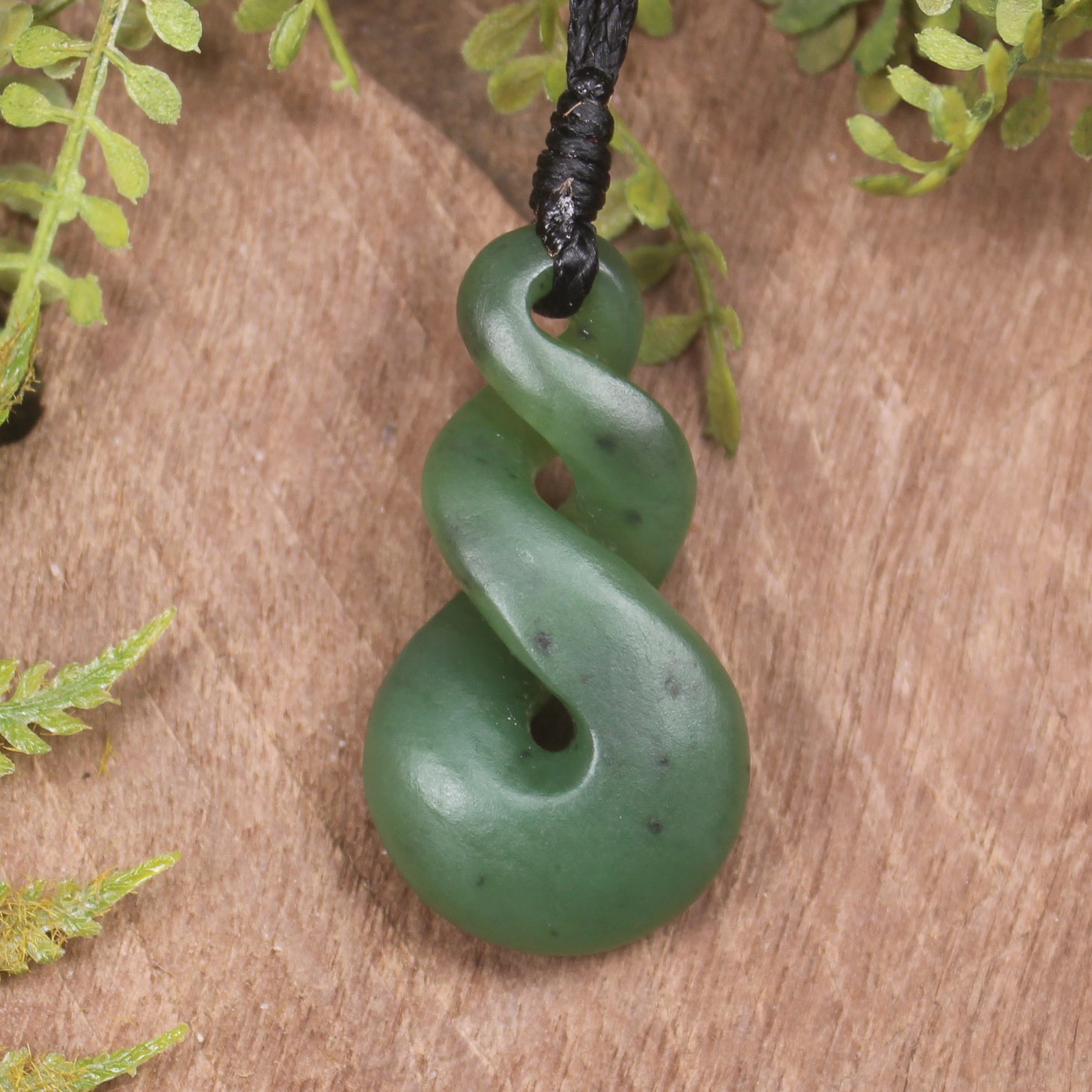 Twist or Pikorua carved from Hapopo Pounamu - NZ Greenstone