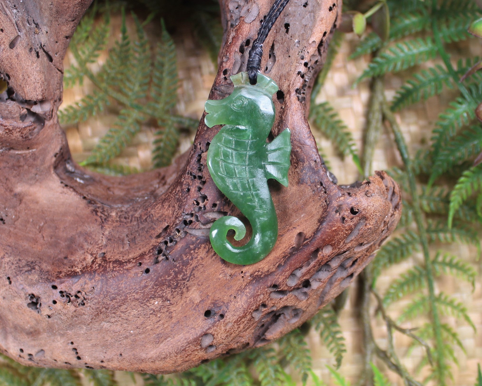 Seahorse carved from Kawakawa Pounamu - NZ Greenstone