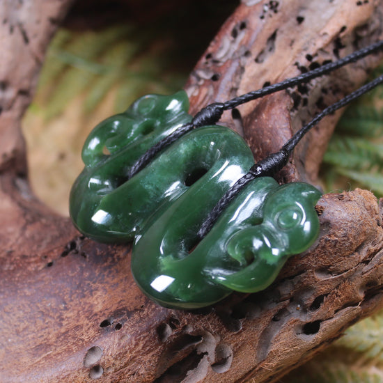 Pekapeka Pendant carved from Kawakawa Pounamu - NZ Greenstone