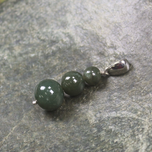Kawakawa pounamu sterling silver pendant