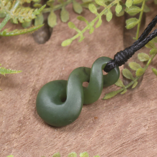 Twist or Pikorua carved from Hapopo Pounamu - NZ Greenstone