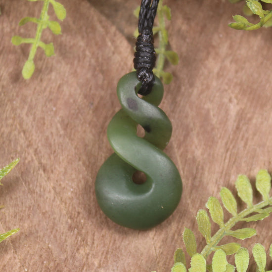 Twist or Pikorua carved from Hapopo Pounamu - NZ Greenstone