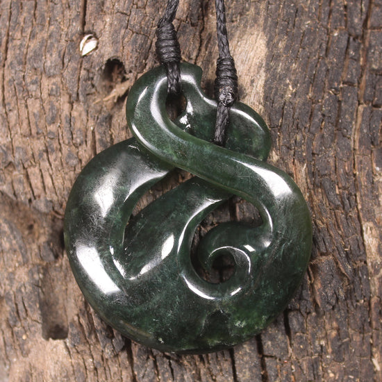 Koru Twist or Pikorua carved from Kawakawa Pounamu - NZ Greenstone