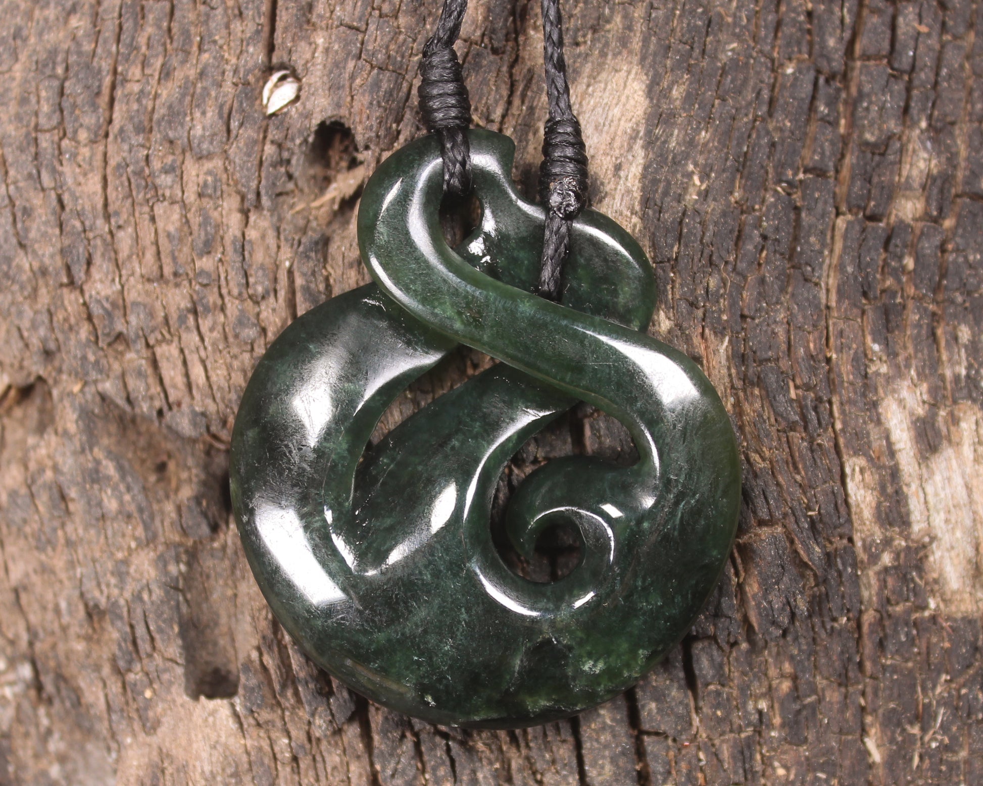 Koru Twist or Pikorua carved from Kawakawa Pounamu - NZ Greenstone