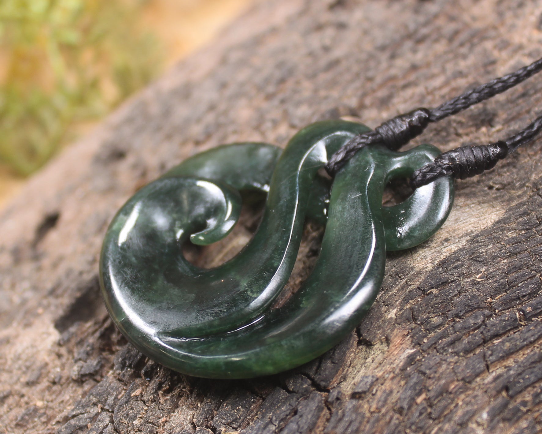 Koru Twist or Pikorua carved from Kawakawa Pounamu - NZ Greenstone