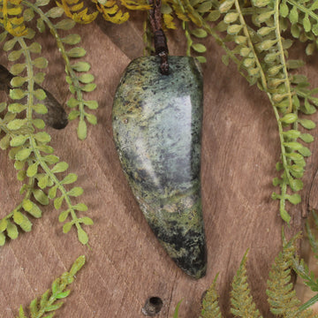 Serpentine Tooth pendant