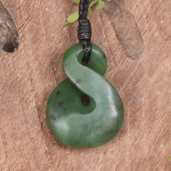 Twist or Pikorua carved from Hapopo Pounamu - NZ Greenstone