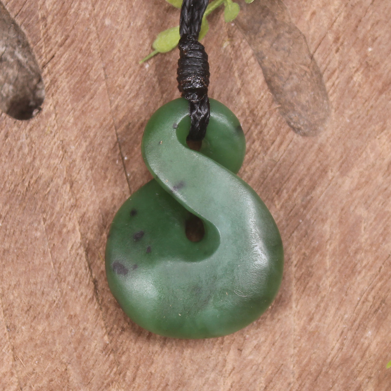 Twist or Pikorua carved from Hapopo Pounamu - NZ Greenstone
