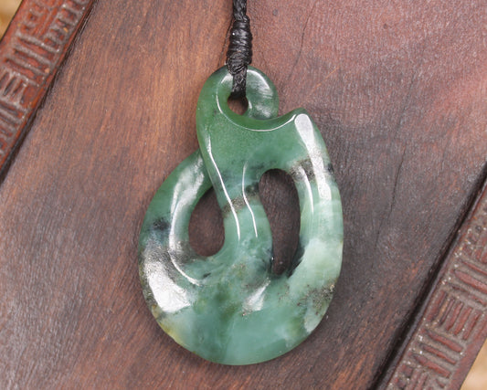 Twist or Pikorua carved from Inanga Pounamu - NZ Greenstone