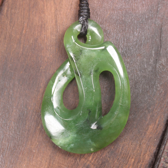 Hapopo Pounamu Twist Pendant - NZ Greenstone