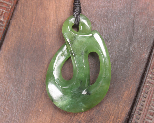 Hapopo Pounamu Twist Pendant - NZ Greenstone