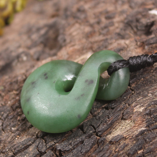 Twist or Pikorua carved from Hapopo Pounamu - NZ Greenstone