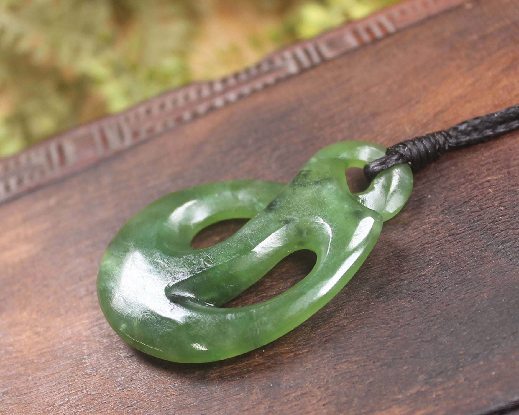 Hapopo Pounamu Twist Pendant - NZ Greenstone