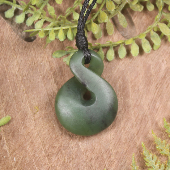 Twist or Pikorua carved from Hapopo Pounamu - NZ Greenstone