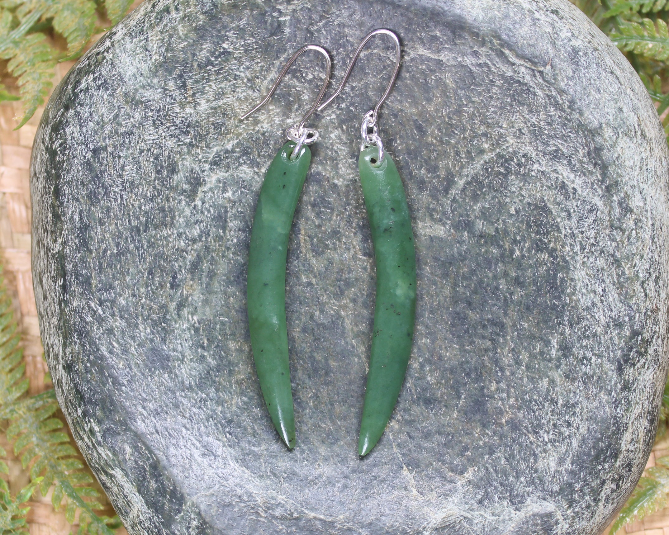 Huia Beak earrings carved from Hapopo Pounamu - NZ Greenstone