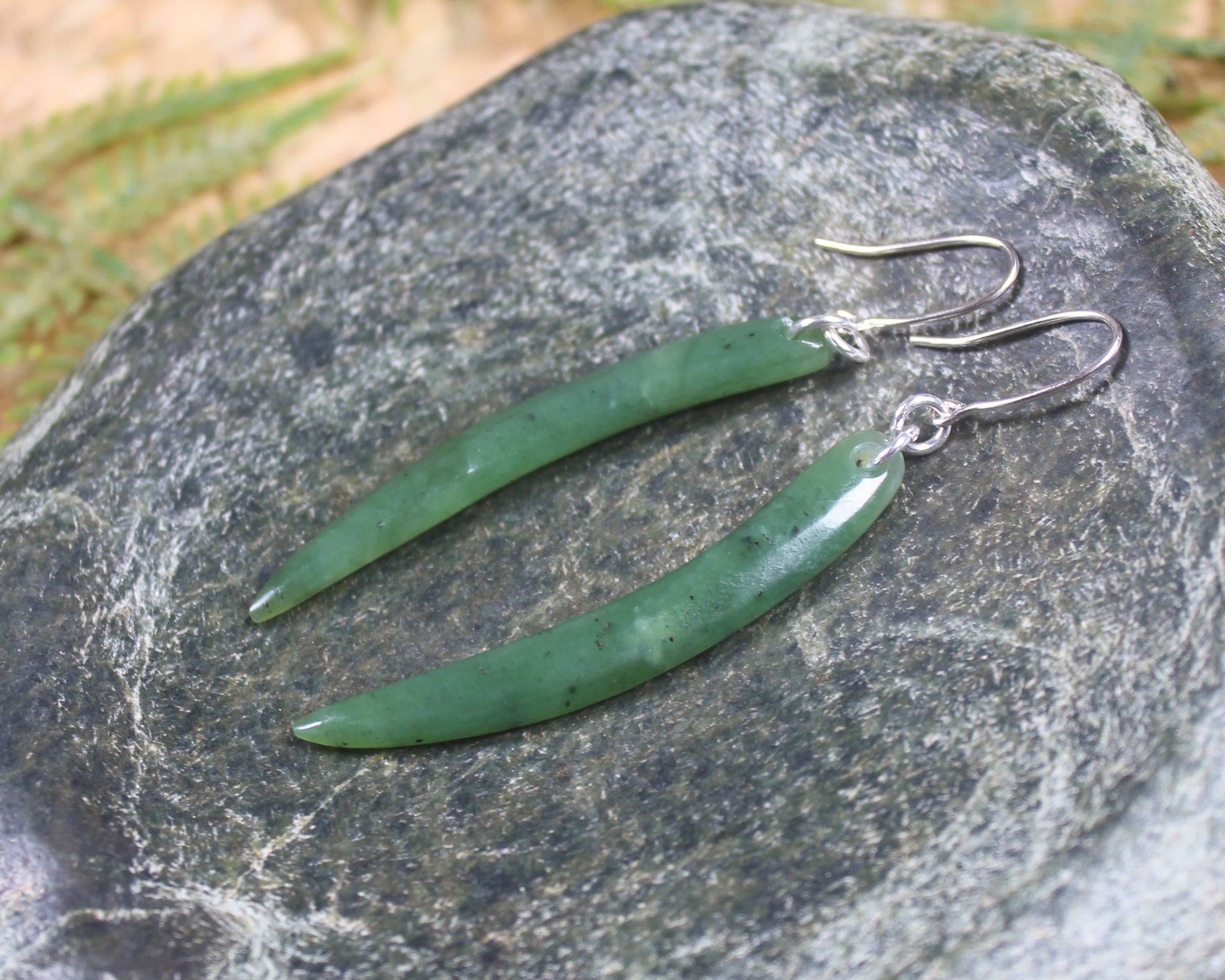 Huia Beak earrings carved from Hapopo Pounamu - NZ Greenstone